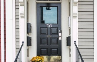 703 E 4 ST