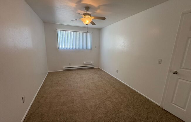 2 beds, 1 bath, 650 sqft, $1,375, Unit 26