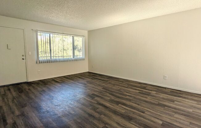 2 beds, 1 bath, 825 sqft, $975, Unit 210