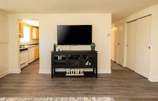Hyde Park Apartments*