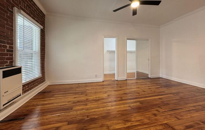 Studio, 1 bath, 450 sqft, $1,325, Unit 304