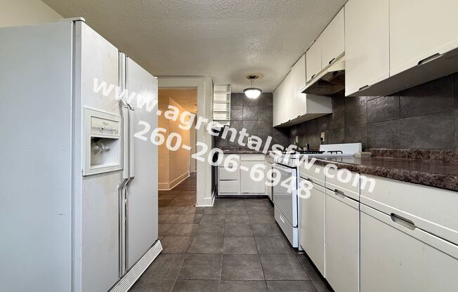 2 beds, 1 bath, 576 sqft, $795, Unit 2