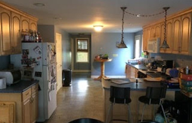 11 Dell Ave.