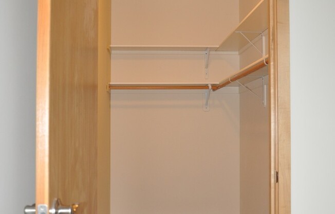 1 bed, 1.5 baths, 1,050 sqft, $1,975, Unit 307