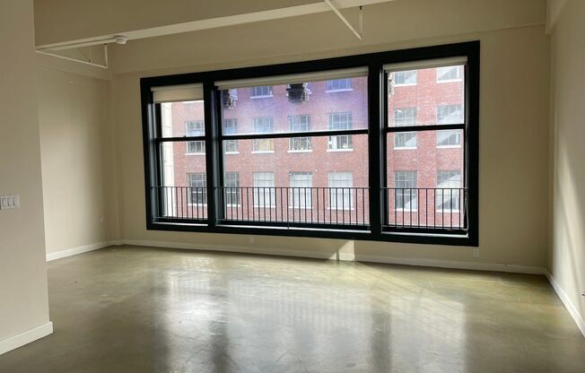 1 bed, 1 bath, 691 sqft, $2,000, Unit #301