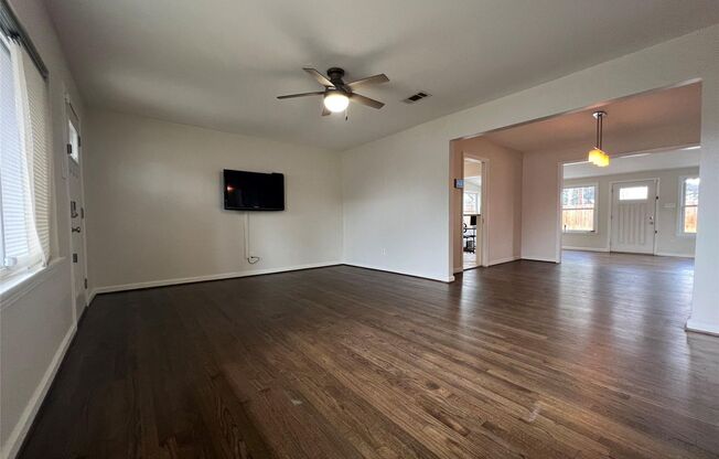 Amazing Home with Pool in the Heart of Oak Forest!