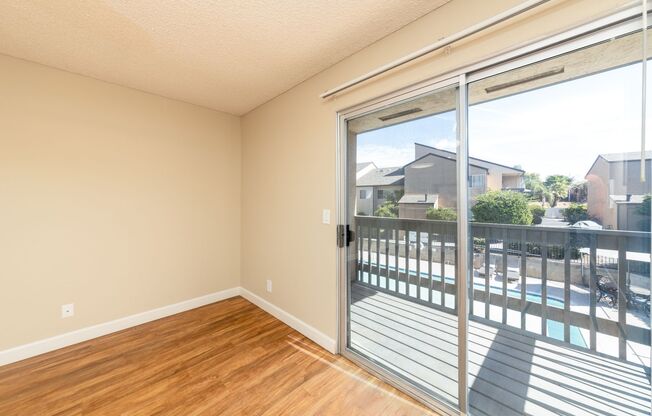 1 bed, 1 bath, 555 sqft, $1,795, Unit 49