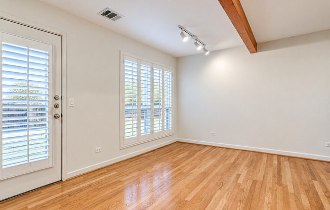 Uptown Condo in Prime Dallas Location!