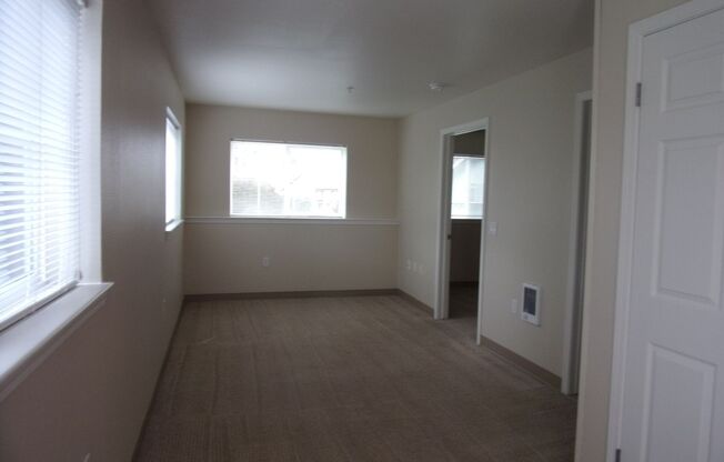 1 bed, 1 bath, 566 sqft, $1,477