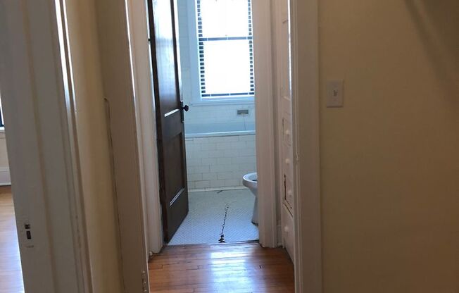 Studio, 1 bath, $900