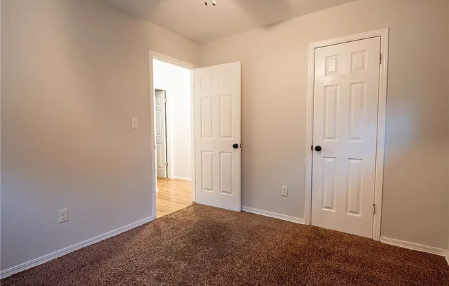 3 beds, 1 bath, $1,199