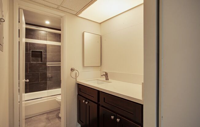 2 beds, 2 baths, 979 sqft, $4,000, Unit 301