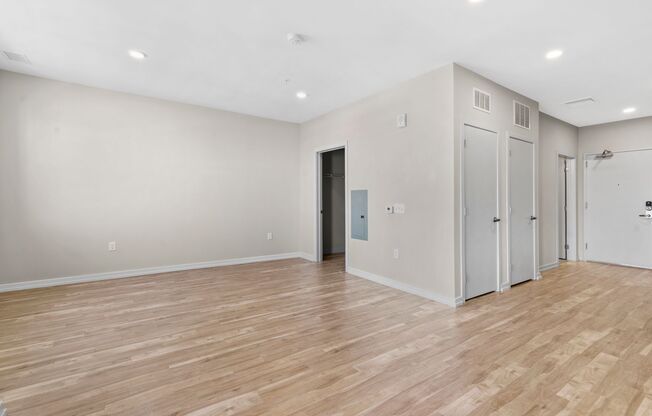Studio, 1 bath, 548 sqft, $1,800, Unit 411