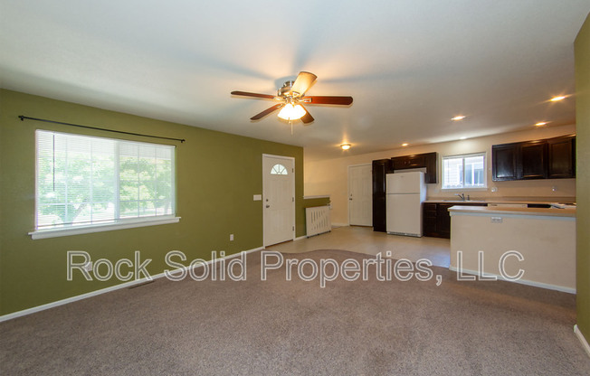 407 E 5 ST