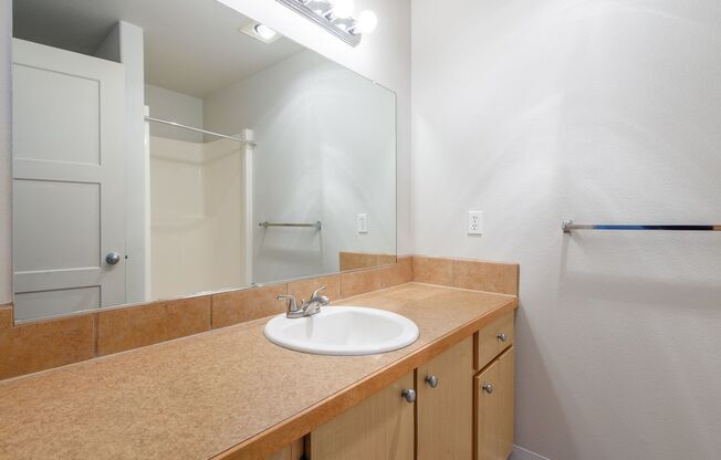 2 beds, 2 baths, 1,004 sqft, $1,625, Unit A3