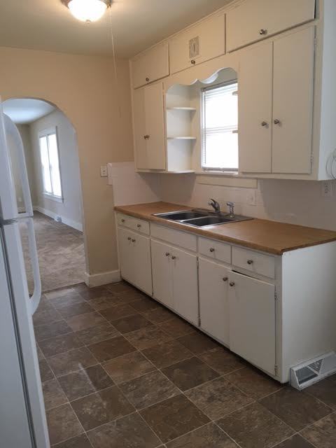 2 beds, 1 bath, $1,045