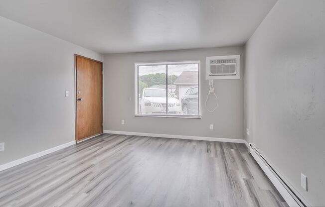 2 beds, 1 bath, 950 sqft, $1,199, Unit 2710-10