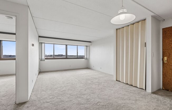 1 bed, 1 bath, 800 sqft, $1,350, Unit 306