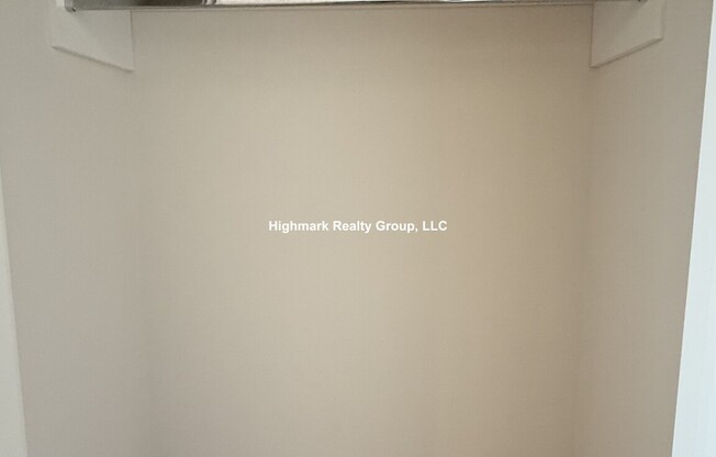 3207 N NARRAGANSETT AVE