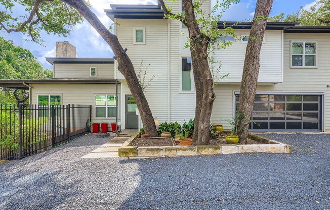 1211 W MARY ST