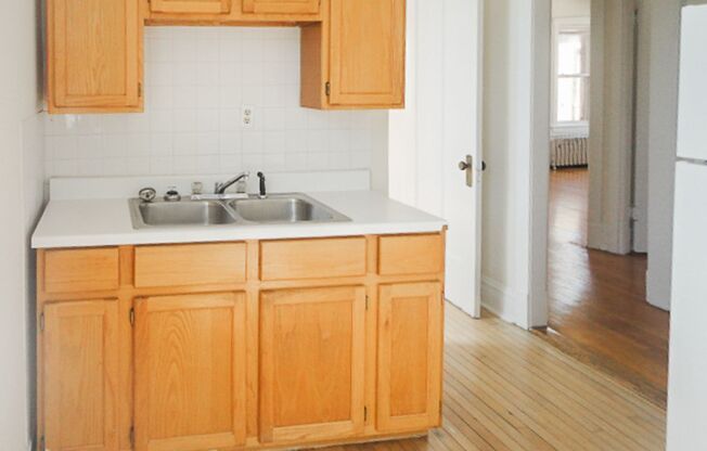 2 beds, 1 bath, 805 sqft, $1,975, Unit 5047-3W