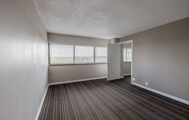 2 beds, 3 baths, 950 sqft, $1,206, Unit 417