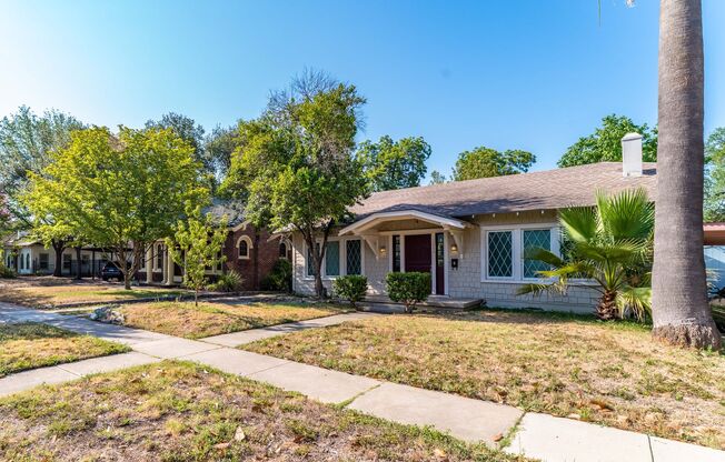 Cottage in Woodlawn Terrace