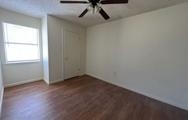 2 beds, 1 bath, $695