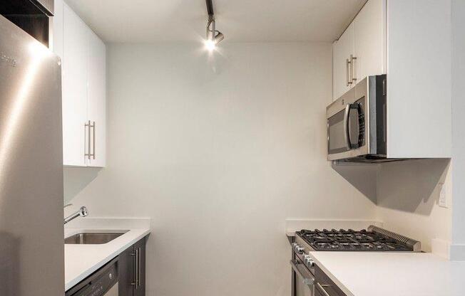 2 beds, 1 bath, $5,407, Unit 6-C