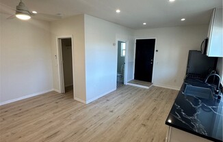 Studio, 1 bath, 400 sqft, $2,000