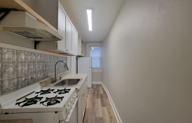 1 bed, 1 bath, $1,025, Unit 3