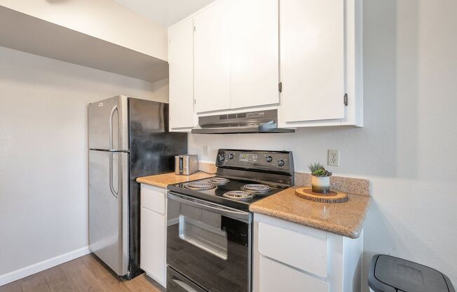 2 beds, 1 bath, $1,845, Unit Unit 902