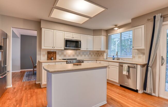 4 beds, 3 baths, $2,895