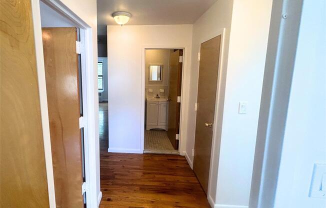 2 beds, 1 bath, 2,500 sqft, $3,500