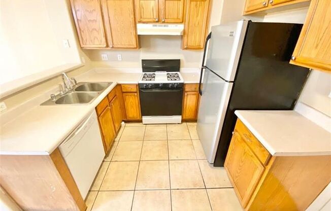 ADORABLE 3 BEDROOM 2.5 BATHROOM LOCATED IN A GATED COMMUNITY IN NORTH LAS VEGAS