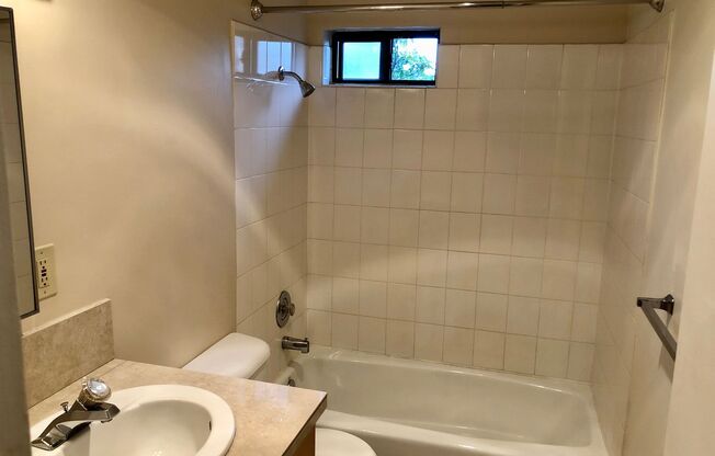 1 Bed/1 Bath Pacific Beach!