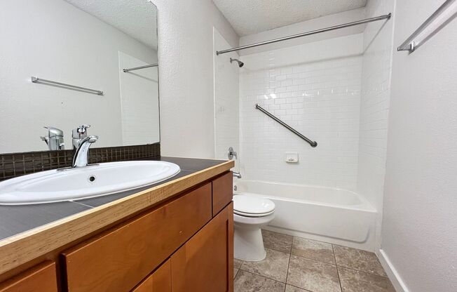 Studio, 1 bath, 575 sqft, $1,099, Unit OCR-121