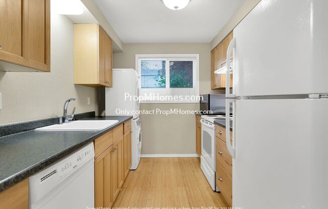 Charming 2-Bedroom Haven in the Heart of Sunset - A Blend of Serenity and Convenience!