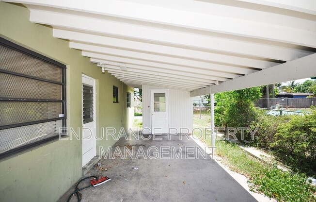 1321 W 25 ST