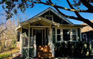 7611 SE Martins St.