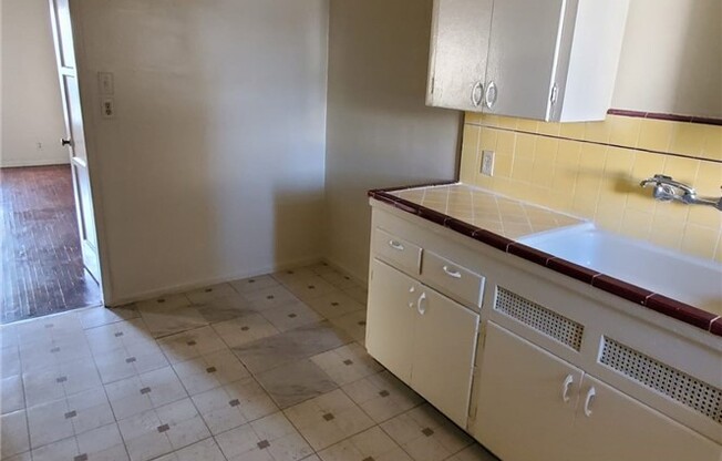 1 bed, 1 bath, 446 sqft, $1,800, Unit 107