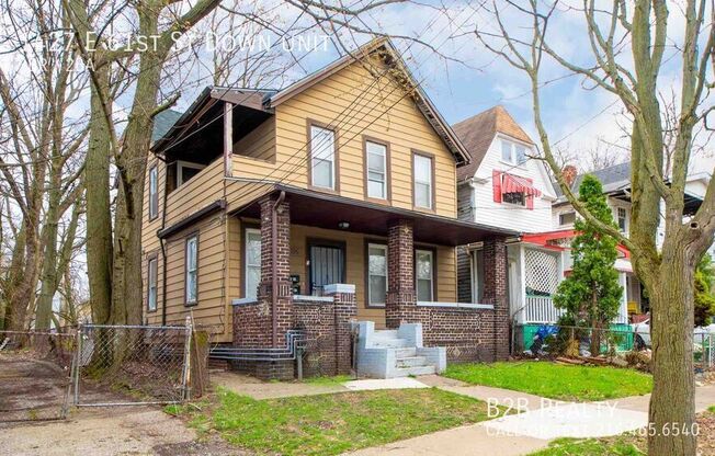 1427 E 61 ST