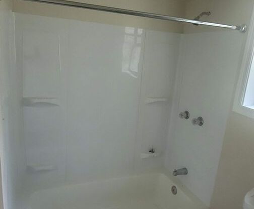 2 beds, 1 bath, $1,200, Unit Unit 6