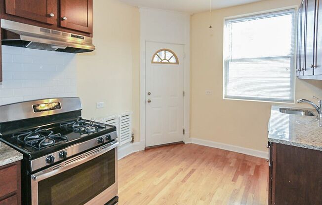 2 beds, 1 bath, 875 sqft, $2,100, Unit 1615-1