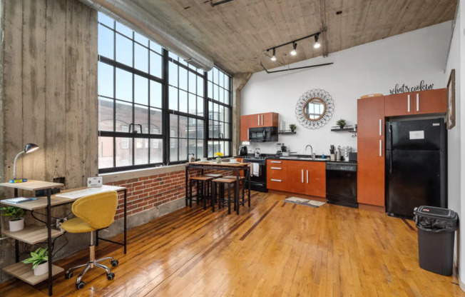 1 bed, 1 bath, 790 sqft, $1,100, Unit 212