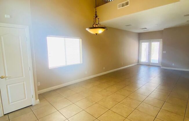 Wonderful 2 story home with Master Bedroom on the first floor, close to Anthem Hills Park and Trailhead.