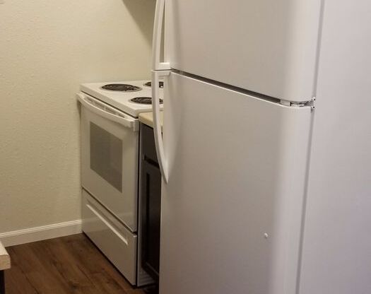 1 bed, 1 bath, 432 sqft, $950, Unit 12