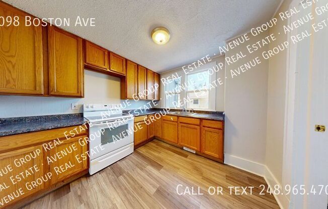 1098 BOSTON AVE