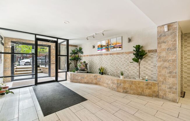 Studio, 1 bath, 336 sqft, $1,550, Unit 304