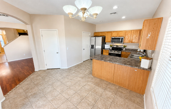 3 beds, 2.5 baths, $1,994